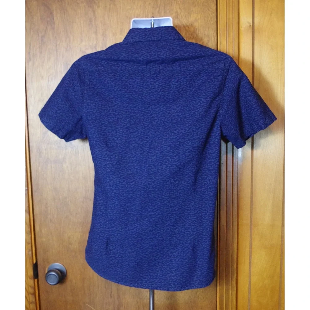 Across the Pond Boys Small Navy Blue Textured Short‎ Sleeve Button Down Shirt